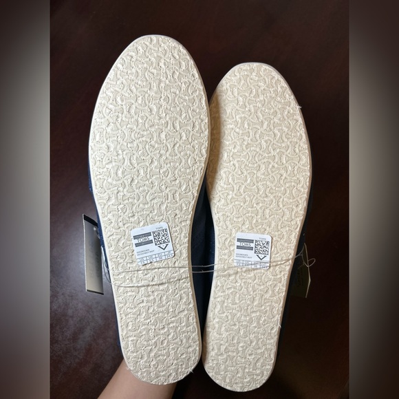 TOMS Alpargata in Navy Canvas (size women 7.5) - Picture 6 of 10